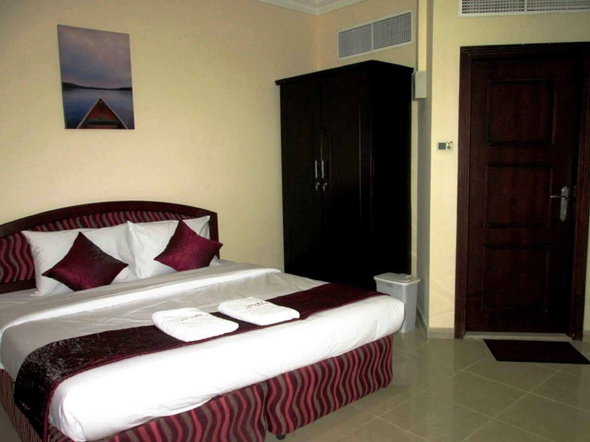 Al Barakah Hotel Sardzsa Kültér fotó